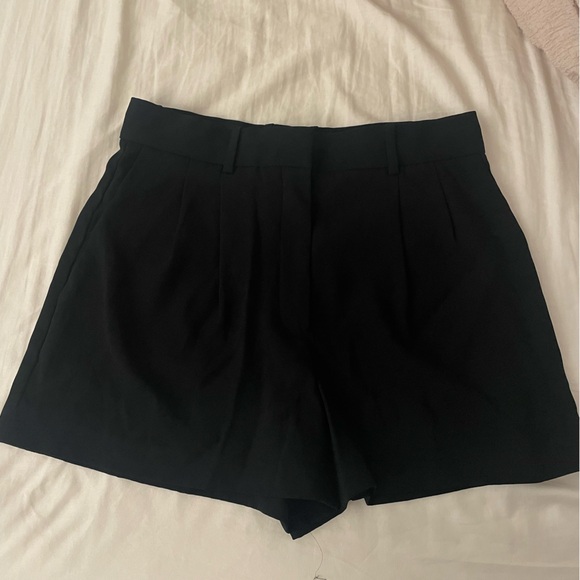 Babaton High Waist Classic Black Shorts - Picture 1 of 3
